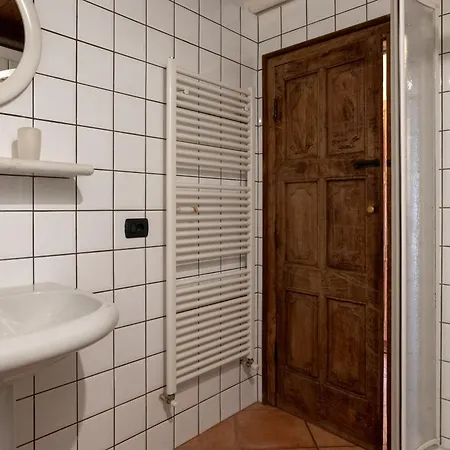 Casa Riale 2 * ستريزا